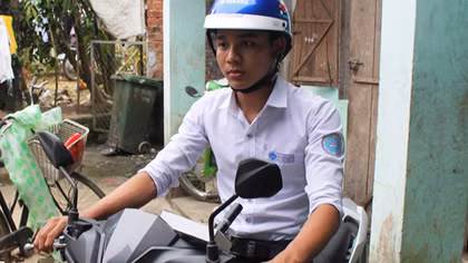 Nam sinh chế tạo máy đo nồng độ cồn thông minh