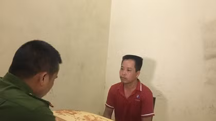 Tạm giữ một phụ huynh bệnh nhân tống tiền bác sỹ xét nghiệm