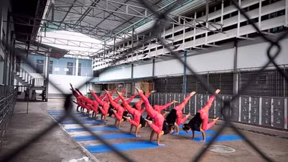 Thái Lan cho phạm nhân học Yoga để… yêu cuộc sống hơn