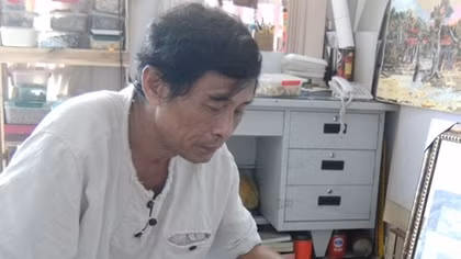 “Lão khùng” và những bức tranh độc đáo