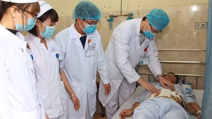 Bệnh nhân bị đâm, mất 12 lít máu vẫn sống
