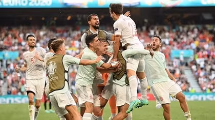 Tây Ban Nha 5-3 Croatia: Bữa tiệc bàn thắng