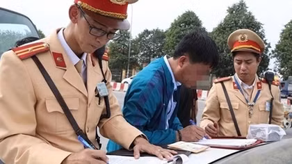 Làm nghiêm việc thu hồi bằng lái sẽ hạn chế tài xế cố tình vi phạm