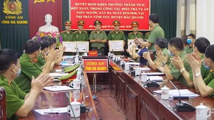 Khen thưởng các đơn vị phá nhanh vụ án giết người ở Hà Giang