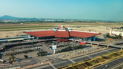 Sân bay Nội Bài hạn chế người đưa tiễn vào ga T2 để giảm tải