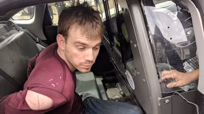 Lại chấn động bởi sát thủ Travis Reinking