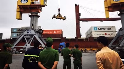 Chuyện những chiến sĩ áp tải “hàng” cho lễ hội pháo hoa