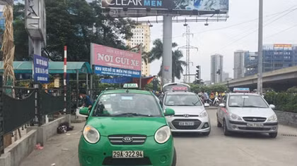 Doanh nghiệp kiến nghị không bắt taxi "mặc đồng phục"