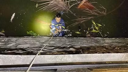 Cô gái bị rơi xuống Hồ Tây trong đêm được Công an cứu sống
