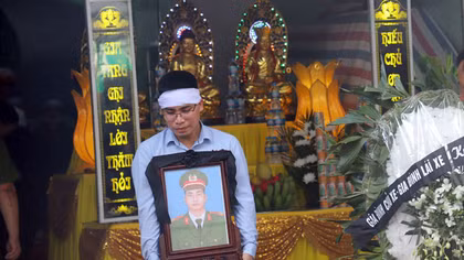Bộ trưởng Tô Lâm gửi thư khen, biểu dương hành động dũng cảm của 2 CBCS hy sinh trong khi làm nhiệm vụ