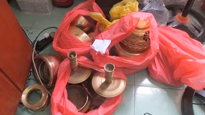 Bắt nhóm đối tượng chuyên trộm cắp tài sản trong chùa