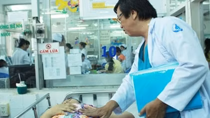 4 giờ bóc tách thành công khối u tụy hiếm gặp
