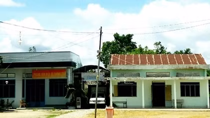Cảnh cáo Giám đốc chủ trì kỷ luật cấp phó trong khi bị kỷ luật Đảng