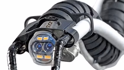 Rắn robot chui vào cổ họng người để ... phẫu thuật