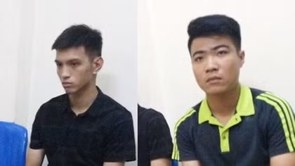 CSCĐ phát hiện 2 đối tượng "ôm" cả lô hung khí khủng chuẩn bị chém nhau