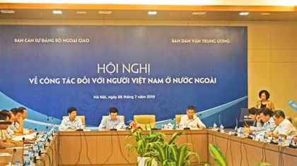 Hoàn thiện cơ chế, chính sách để thu hút nguồn lực của người Việt Nam ở nước ngoài