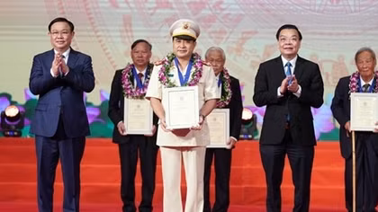 Thời khắc sinh tử và dấu ấn người thủ lĩnh