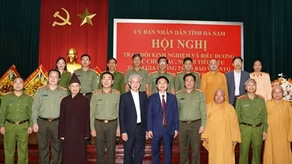 Biểu dương chức sắc, tín đồ tiêu biểu phong trào bảo vệ ANTQ tỉnh Hà Nam
