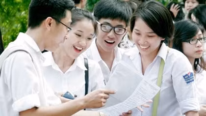 Cả giáo viên, học sinh và phụ huynh như “ngồi trên lửa”