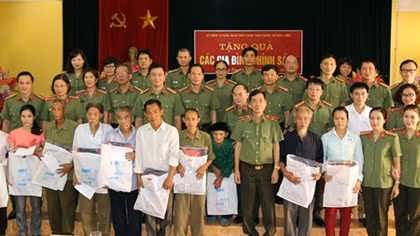Báo CAND về nguồn tại di tích Nha Công an Trung ương