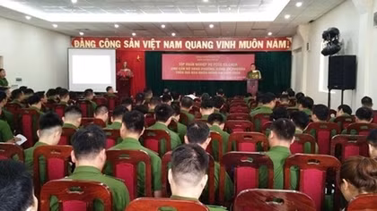 Tập huấn kỹ năng PCCC cho cán bộ UBND phường, Cảnh sát khu vực