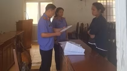 Chấp hành viên chiếm đoạt hơn 100 triệu đồng tiền thi hành án
