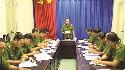 Ngày xuân kể chuyện "tầm nã"