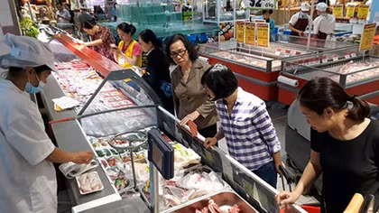 Bộ Công an, Bộ Quốc phòng cùng vào cuộc “giải cứu” người chăn nuôi lợn