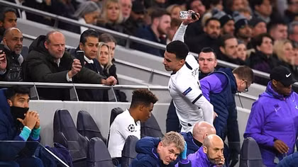  Dele Alli "phát điên", HLV Mourinho nói gì?