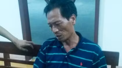 Nhậu say, gây gổ với vợ rồi đâm chết em ruột
