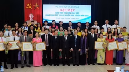 Gặp gỡ giáo viên tiêu biểu xuất sắc công tác tại các huyện đảo, xã đảo năm 2016