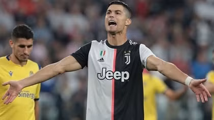 Ronaldo bất ngờ “đổi giọng” mắng antifan là ngu ngốc