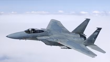 Mất 46 năm F-15 mới đuổi kịp Su-27