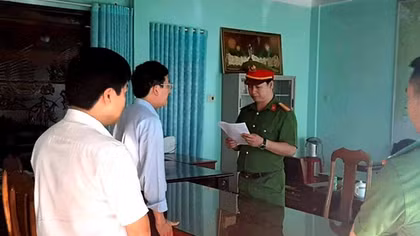 Chủ tịch huyện tham ô dự án xây dựng nghĩa trang liệt sĩ 