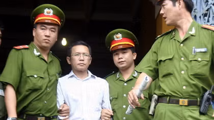 Vì sao Phạm Minh Hoàng bị tước quốc tịch Việt Nam