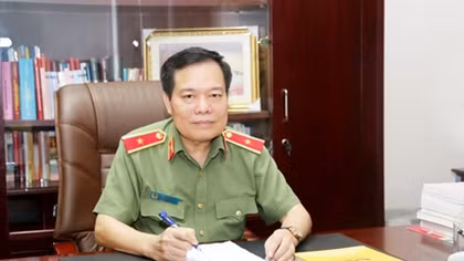 Học và làm theo Bác bằng những việc thiết thực phục vụ nhân dân