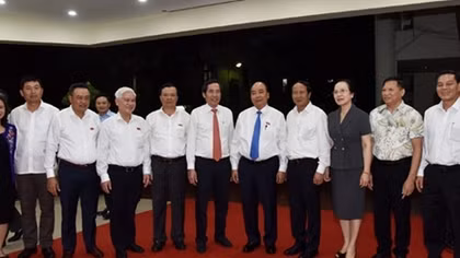 Thủ tướng thăm, chúc mừng báo Nhân Dân nhân dịp 21/6