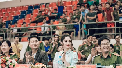 Nhớ một lần ngồi ghế nóng Liên hoan Dân vũ các trường Công an