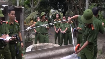 Bé trai 2 tuổi bị ném xuống giếng tử vong
