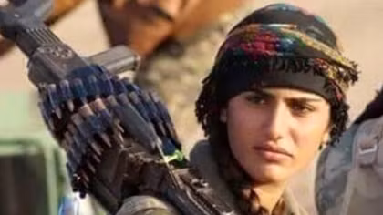 Mỹ nhân người Kurd hy sinh khi chiến đấu với IS