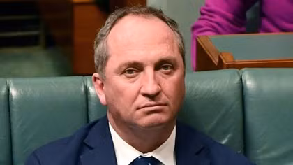 Tranh cãi về vụ từ chức của Phó Thủ tướng Barnaby Joyce
