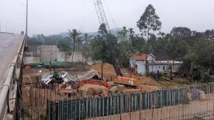 Tháo gỡ vướng mắc dự án cao tốc Cam Lộ - La Sơn