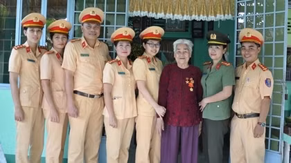 Những nghĩa cử đẹp của Hội Phụ nữ Công an TP Cần Thơ