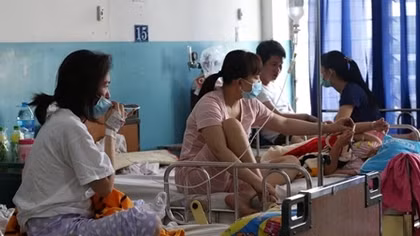 Dịch sởi bùng phát mạnh, phòng ngừa lây chéo