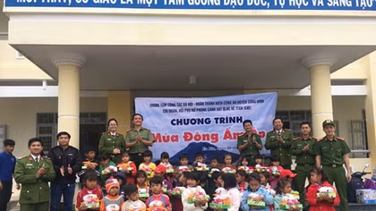 Sôi nổi chương trình “mùa đông ấm áp” tại xã EABIA
