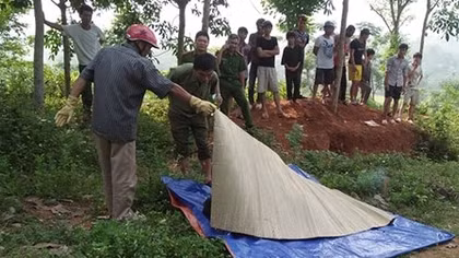 Nam thanh niên tử vong bên bìa rừng