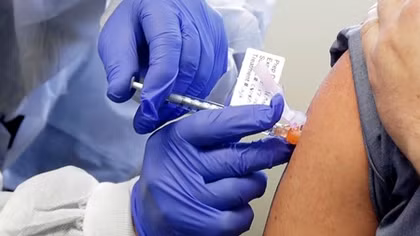 Ưu tiên tiêm Vaccine COVID-19 cho 3 đội bóng đứng đầu V.league