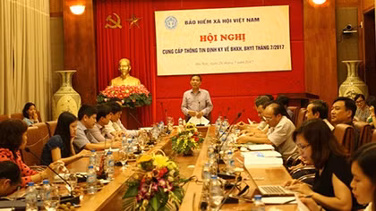 Phấn đấu đến 31-12-2017 cấp đổi xong 38,7 triệu thẻ BHYT mới