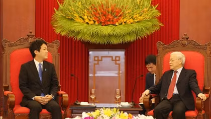 Tổng Bí thư, Chủ tịch nước Nguyễn Phú Trọng tiếp Đặc phái viên của Thủ tướng Nhật Bản