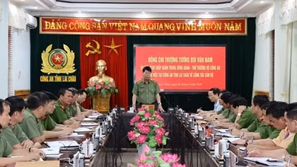 Thứ trưởng Bùi Văn Nam kiểm tra các mặt công tác tại Công an Lai Châu